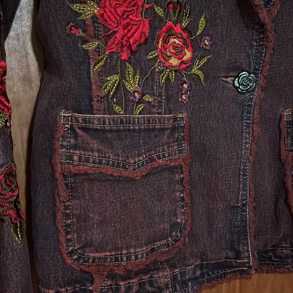 Gorgeous Embroidered denim jacket !! - Picture 7 of 10